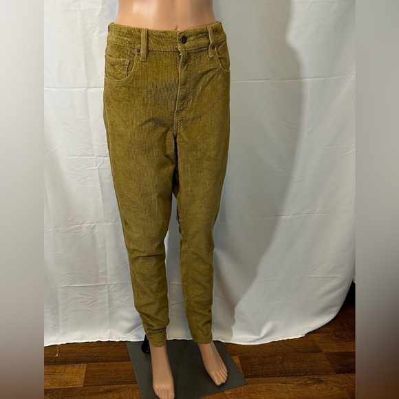 Levi's 721 High Rise Skinny  Corduroy Size 26 - Picture 1 of 6